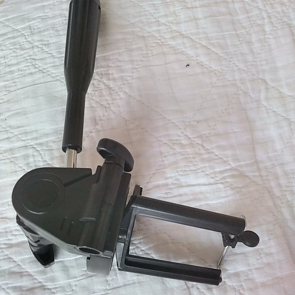 Smartphone camera holder handle with built-in level - Picture 2 of 5